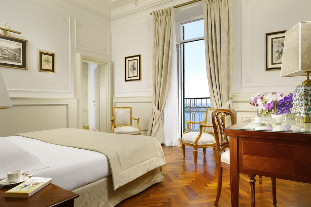 Exclusive Suite, Balcony, Sea View (King) - Photo 8