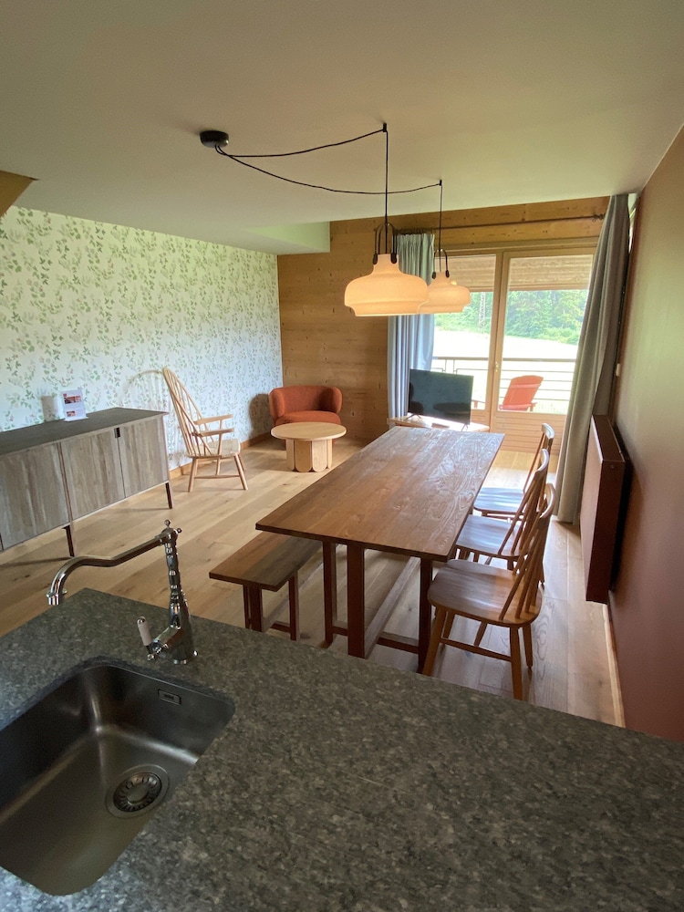 Standard Apartment, 1 Queen Bed, Balcony, Mountain View - Photo 6
