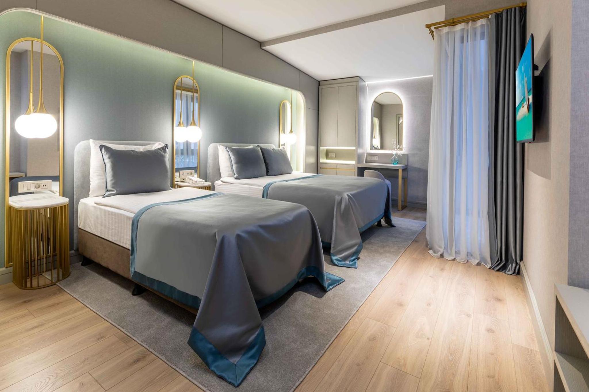 Deluxe Triple Room photo 3
