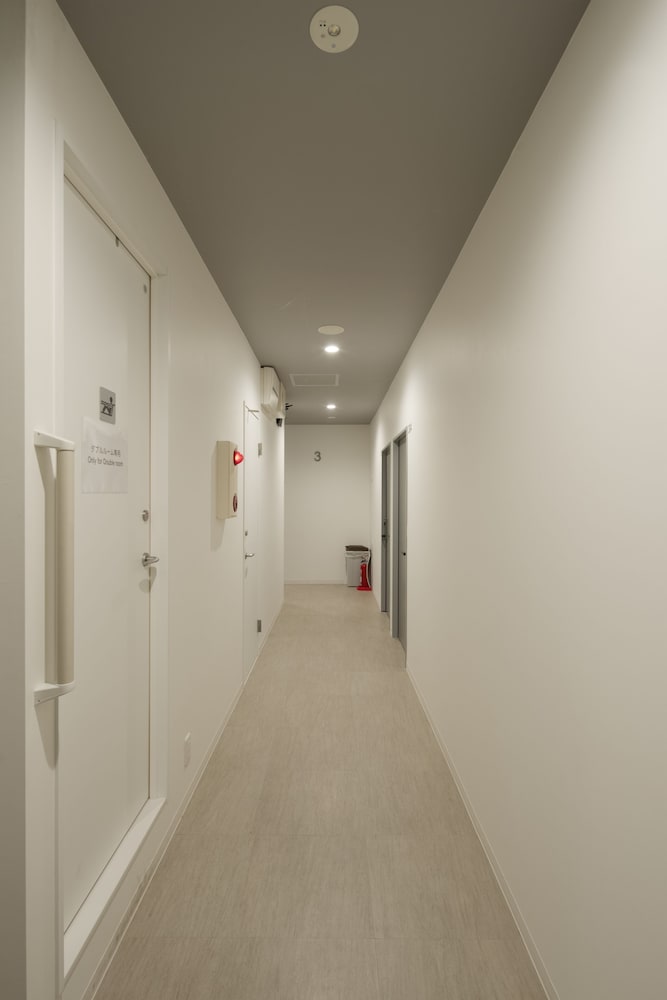 Business Twin Room - Photo 10