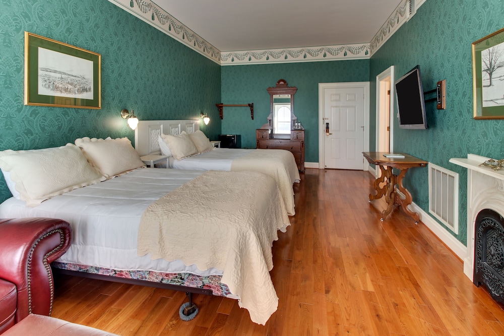 Signature Double Room, River View 204 photo 3