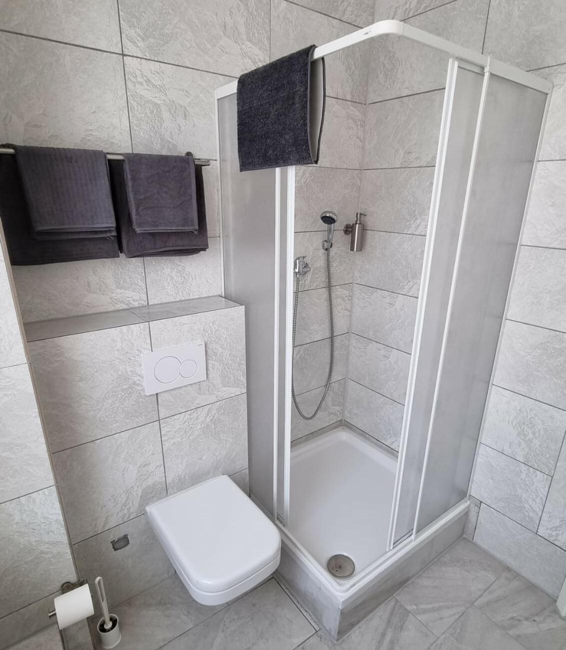Triple Room with Private Bathroom photo 3