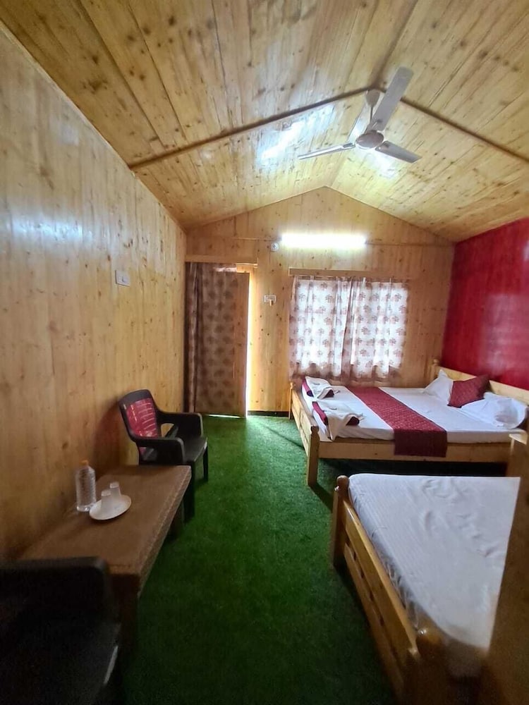 Non AC Double Room photo 1