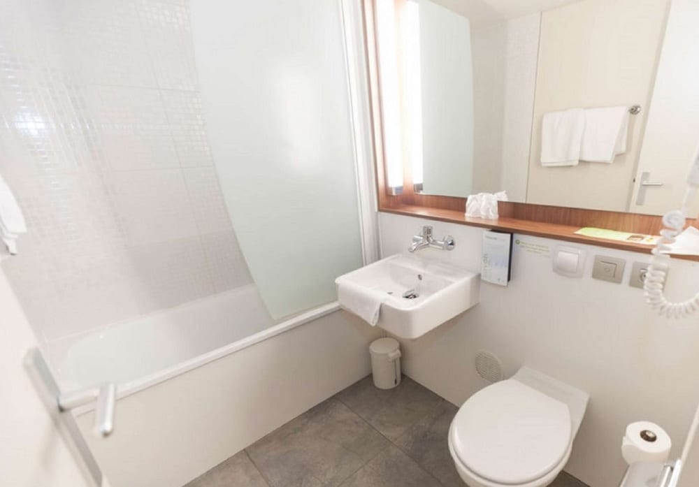 Standard Room, 1 Double Bed - Photo 16
