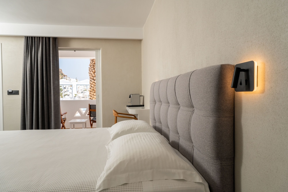Superior Double Room (Pool side) photo 3