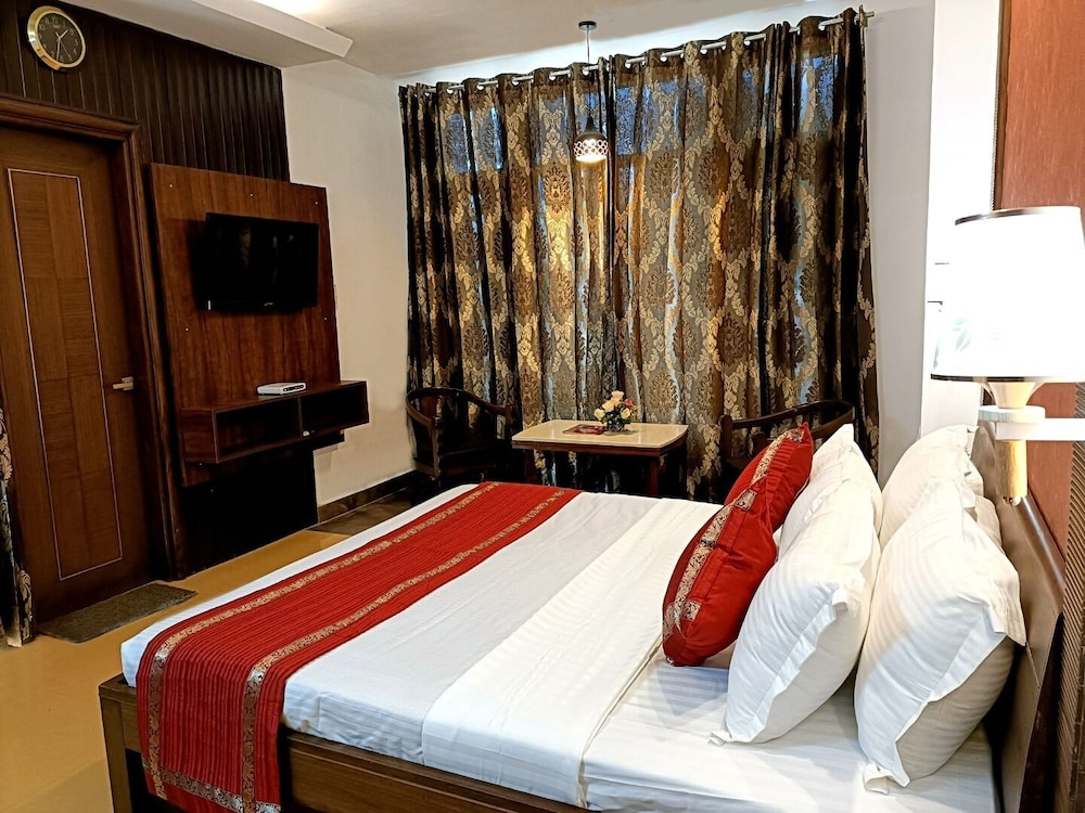 Deluxe Room - Photo 5