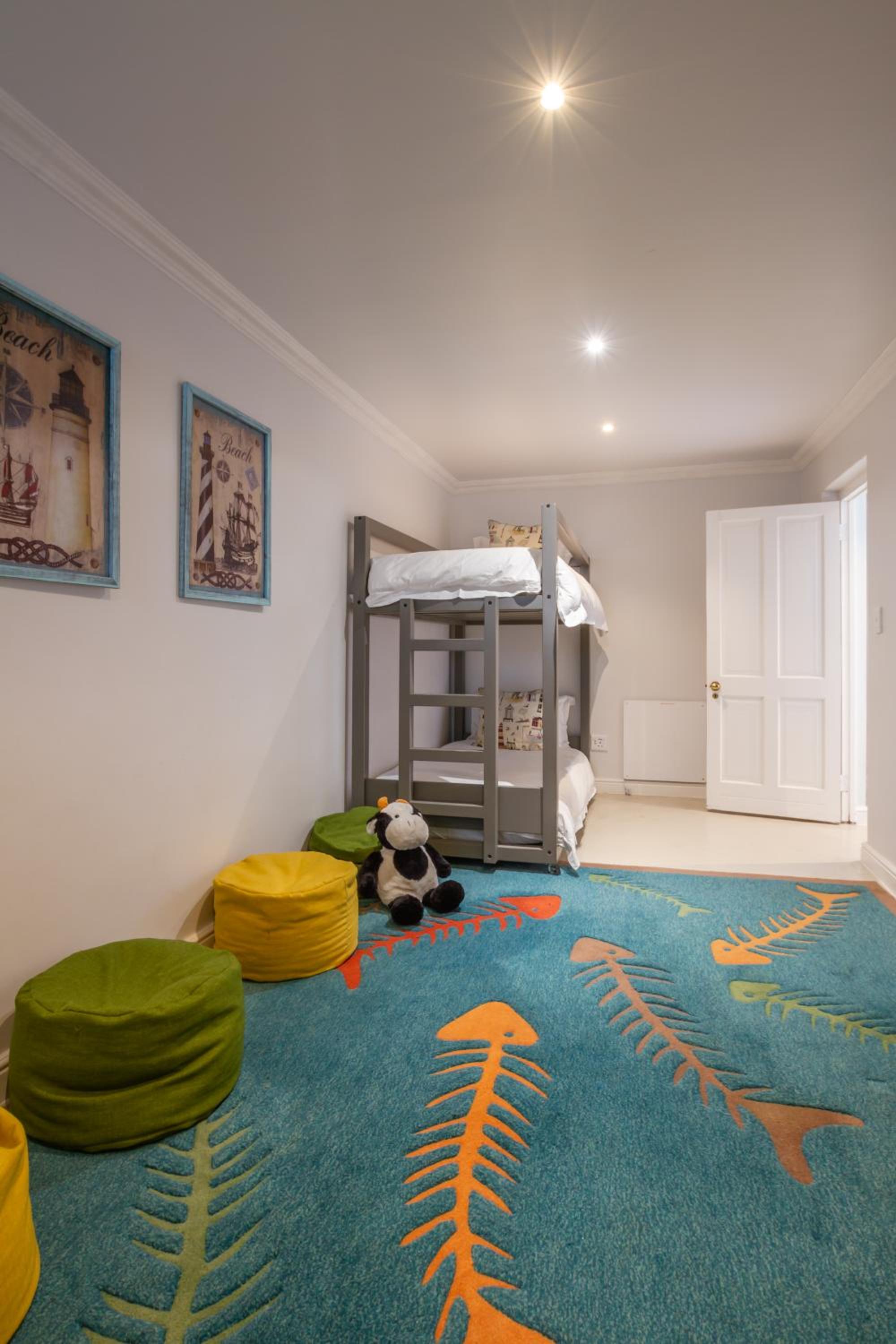 Deluxe Family Room - Photo 12
