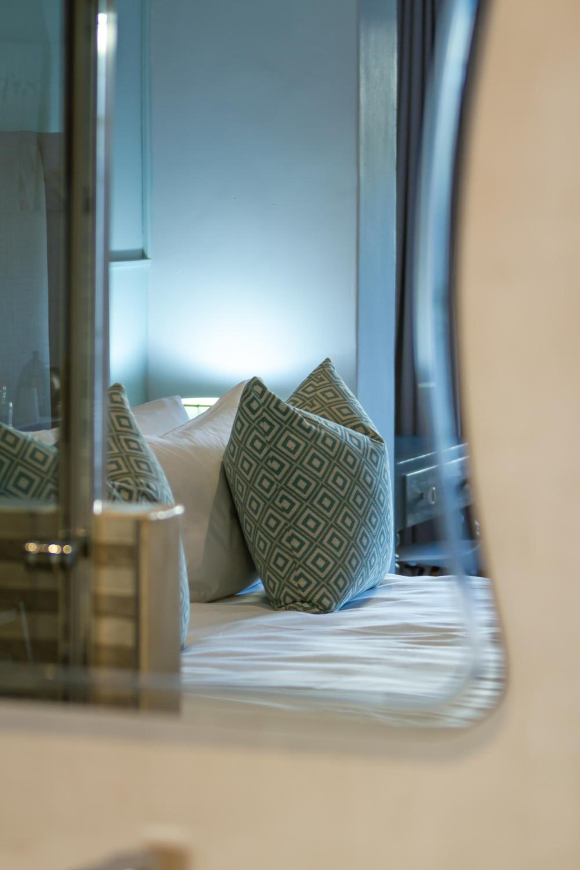 Standard Double Room - Photo 9