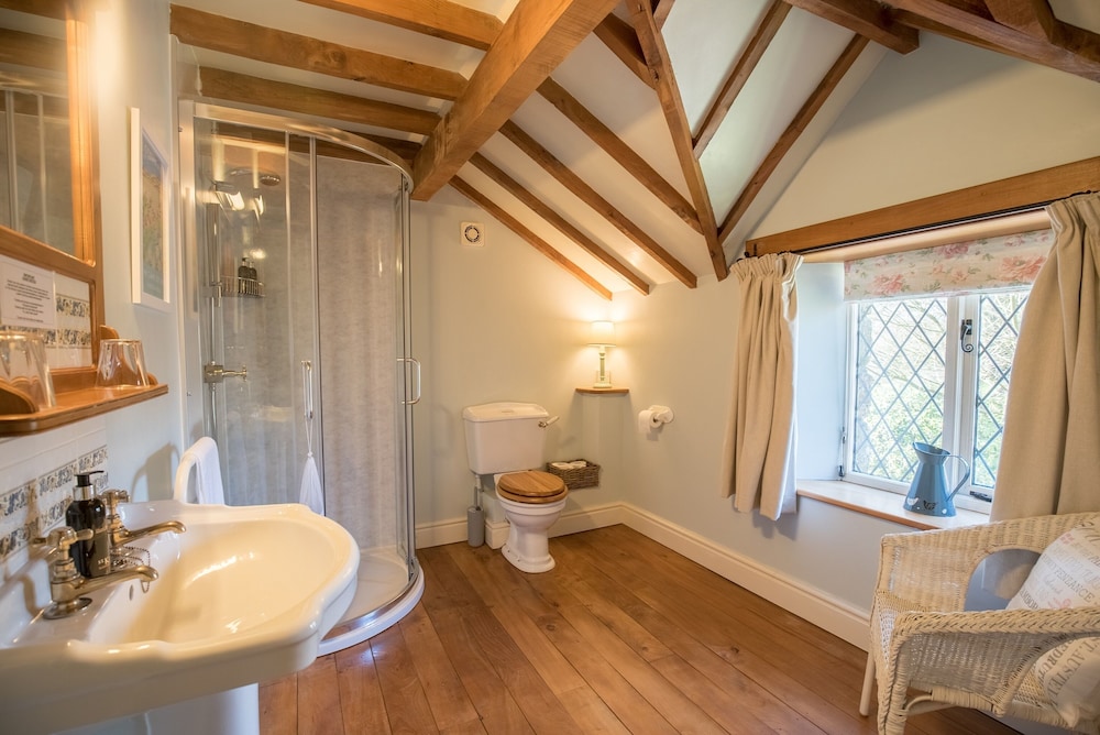 Luxury Double or Twin Room, Ensuite (The Dewey) photo 2