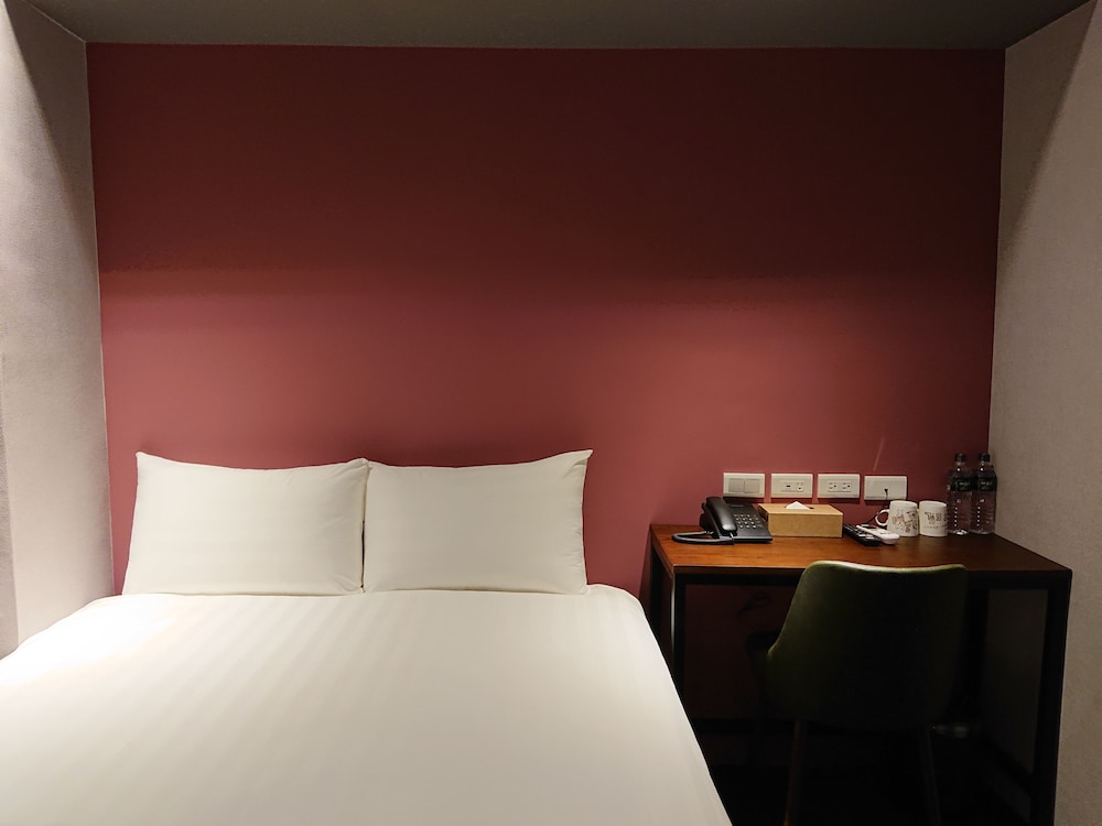 Deluxe Room, Bathtub, City View photo 3