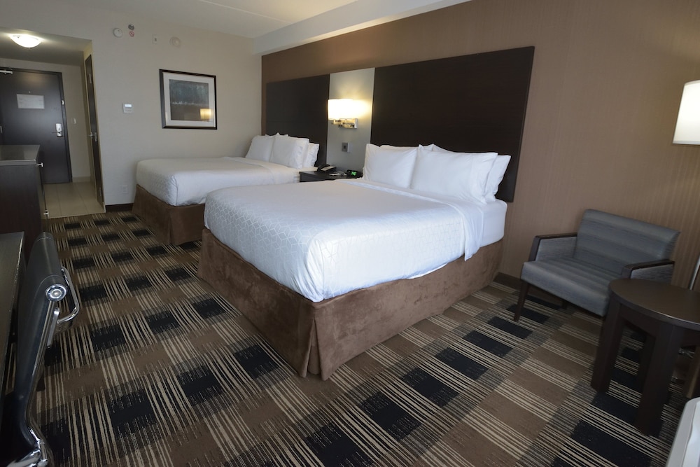 Suite, 2 Queen Beds (Extra Floor Space) photo 3