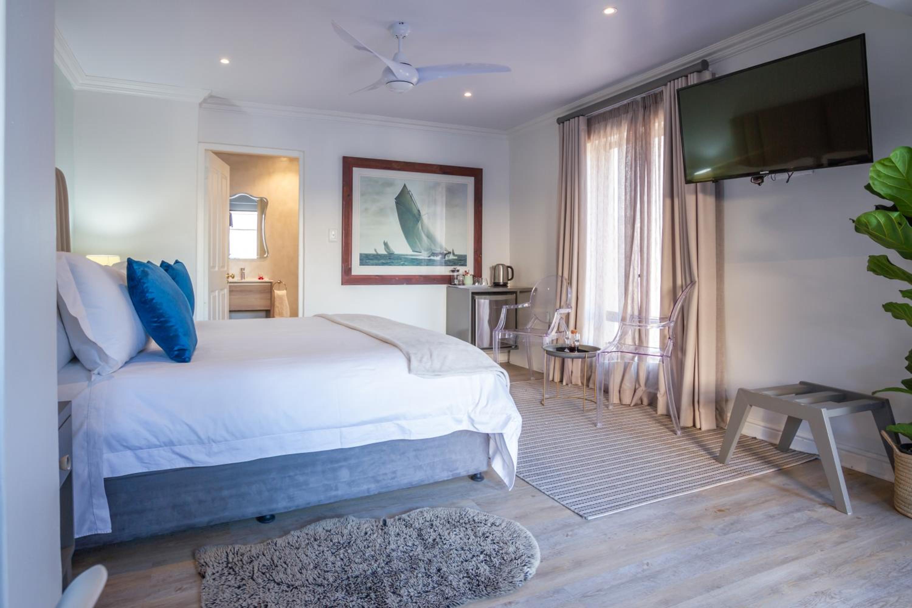 Comfort King Room - Photo 15