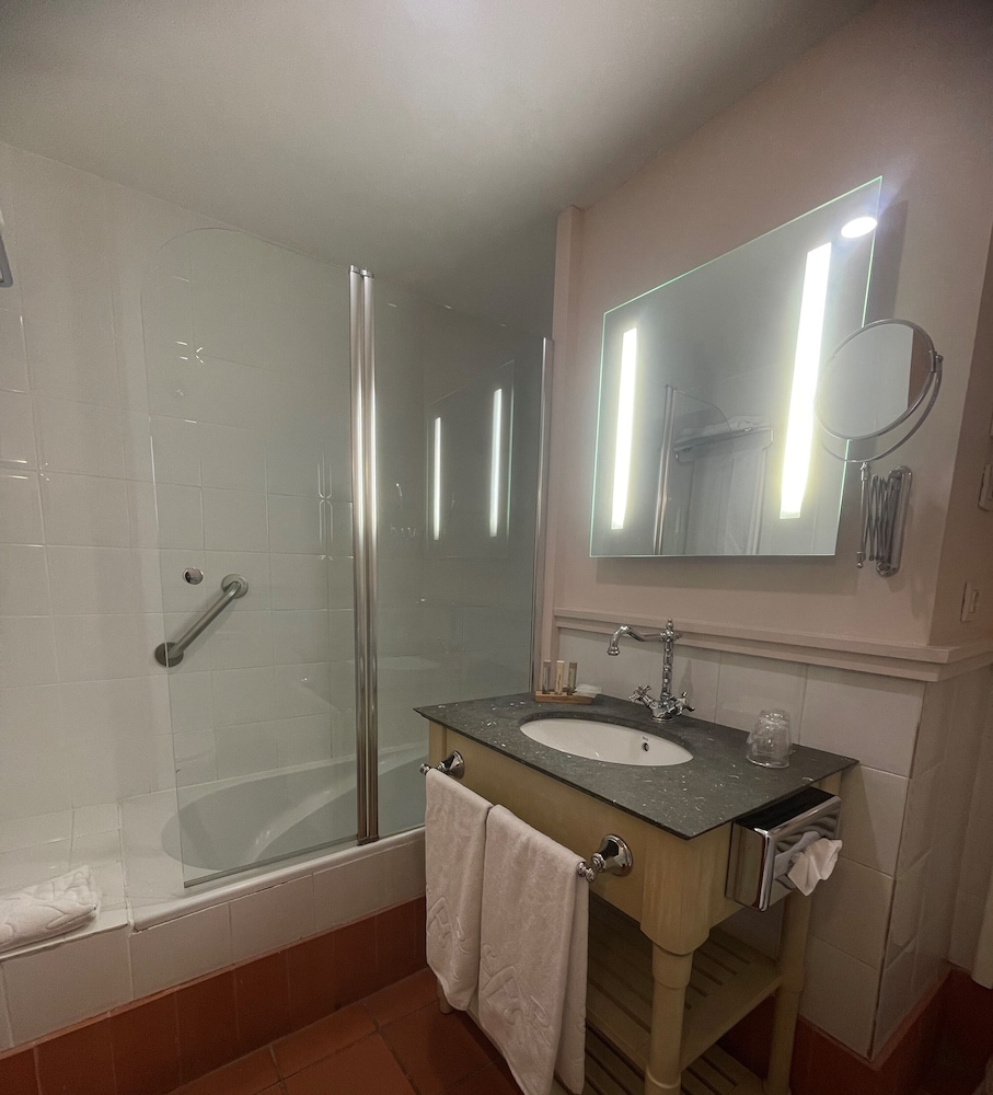 Standard Room - Photo 10