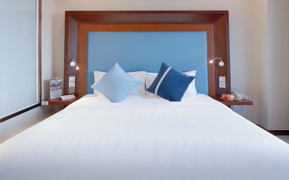 Standard King room-River View,High Floor