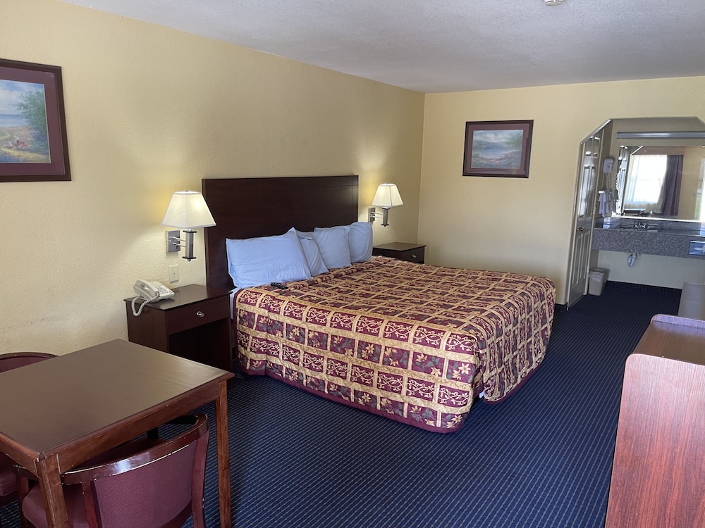 Standard Room, 1 King Bed photo 1