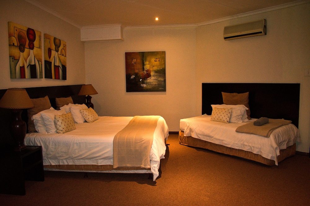 Family Room (Small)