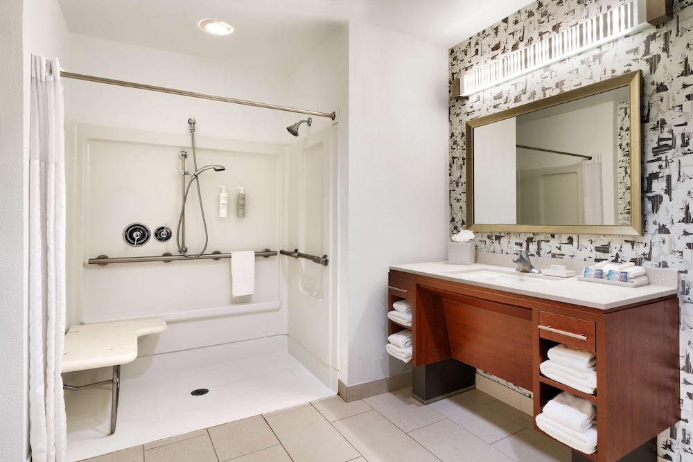 Suite, 2 Queen Beds, Accessible, Non Smoking (Mobility & Hearing, Roll-in Shower)