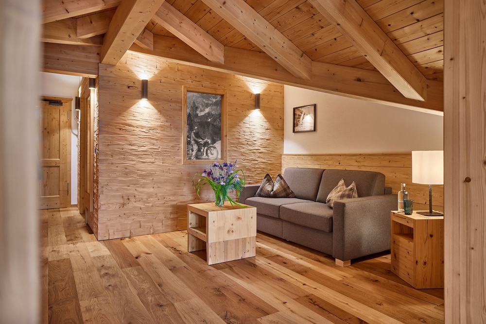 Luxury Suite, Sauna, Mountain View photo 3