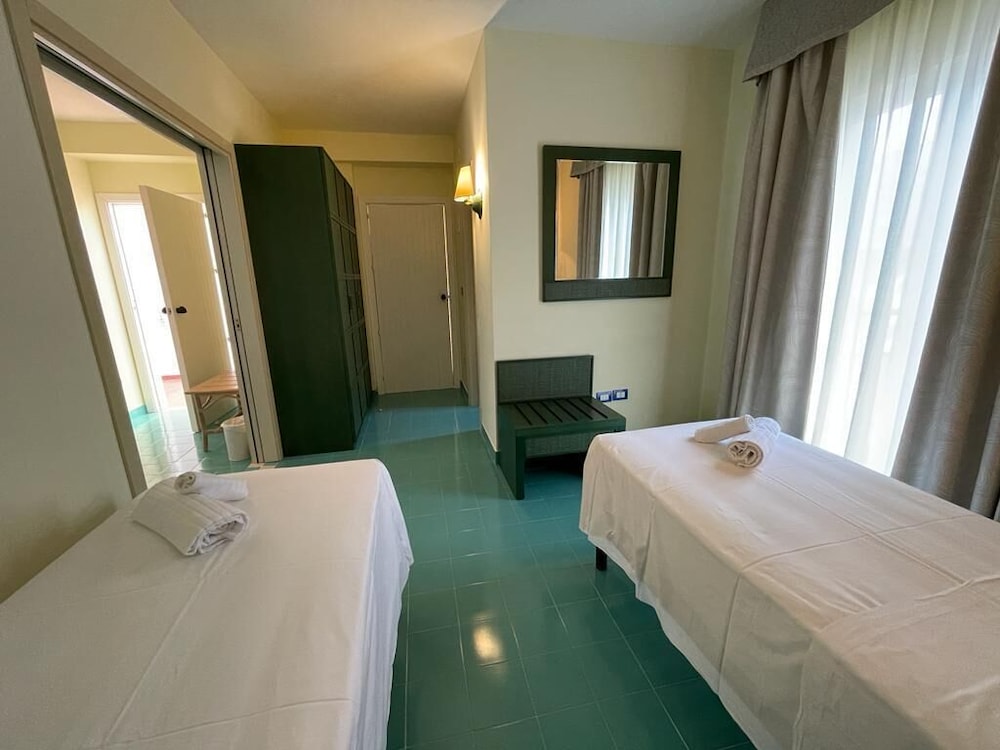 Comfort Quadruple Room photo 2