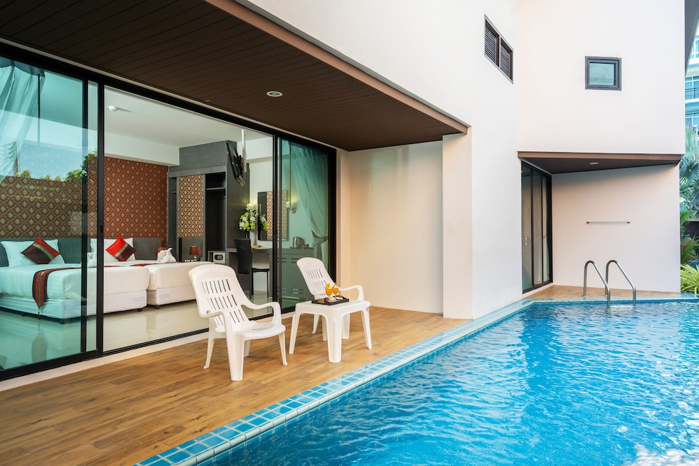 2 Bedroom Family Pool Access Room photo 2