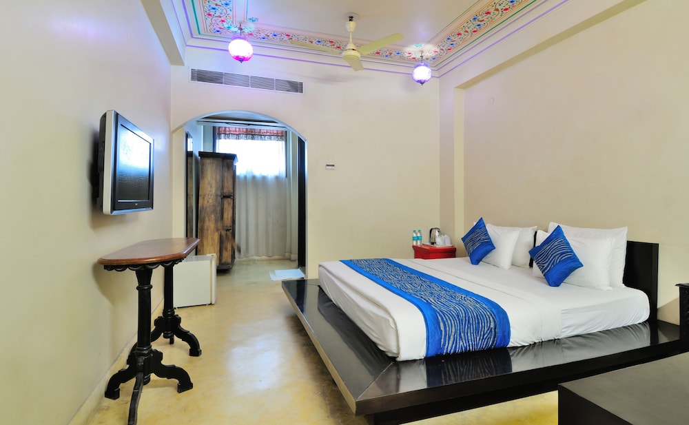 Deluxe Room - Photo 6