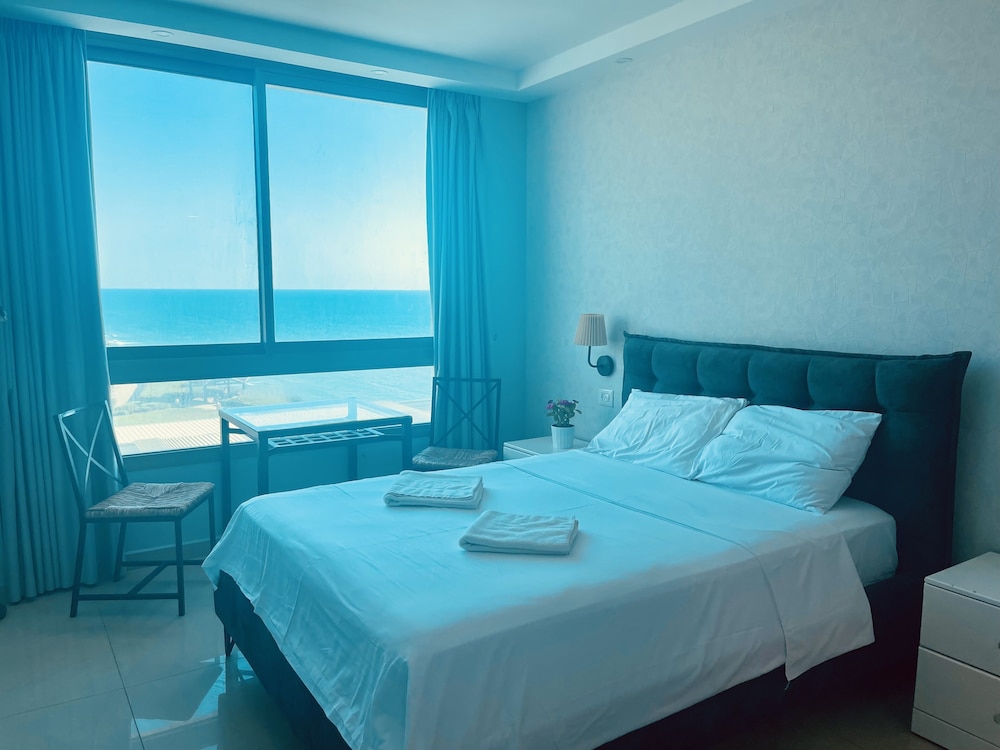 Design Studio, 1 Queen Bed, Sea View photo 1