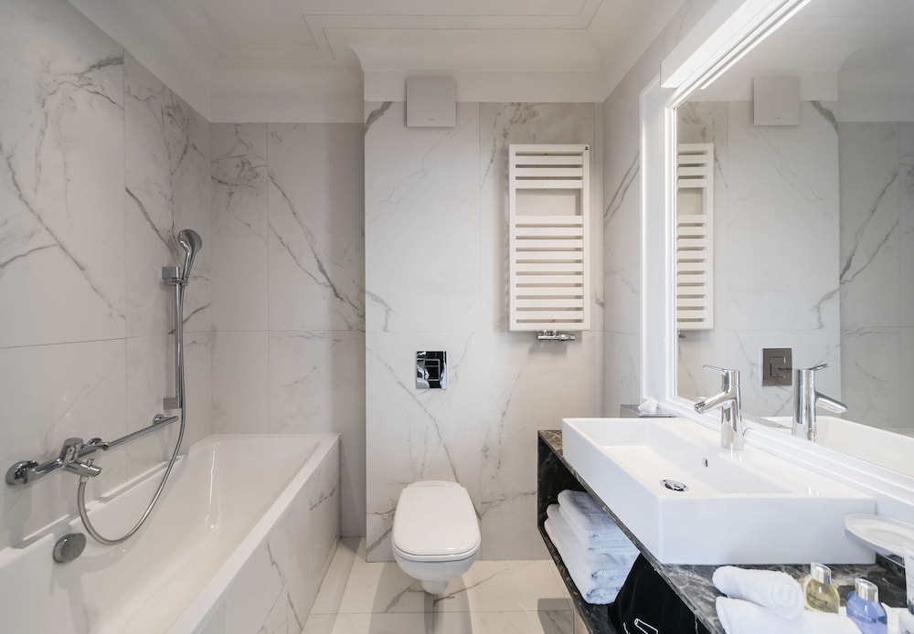 Suite, 1 Bedroom thumbnail 5