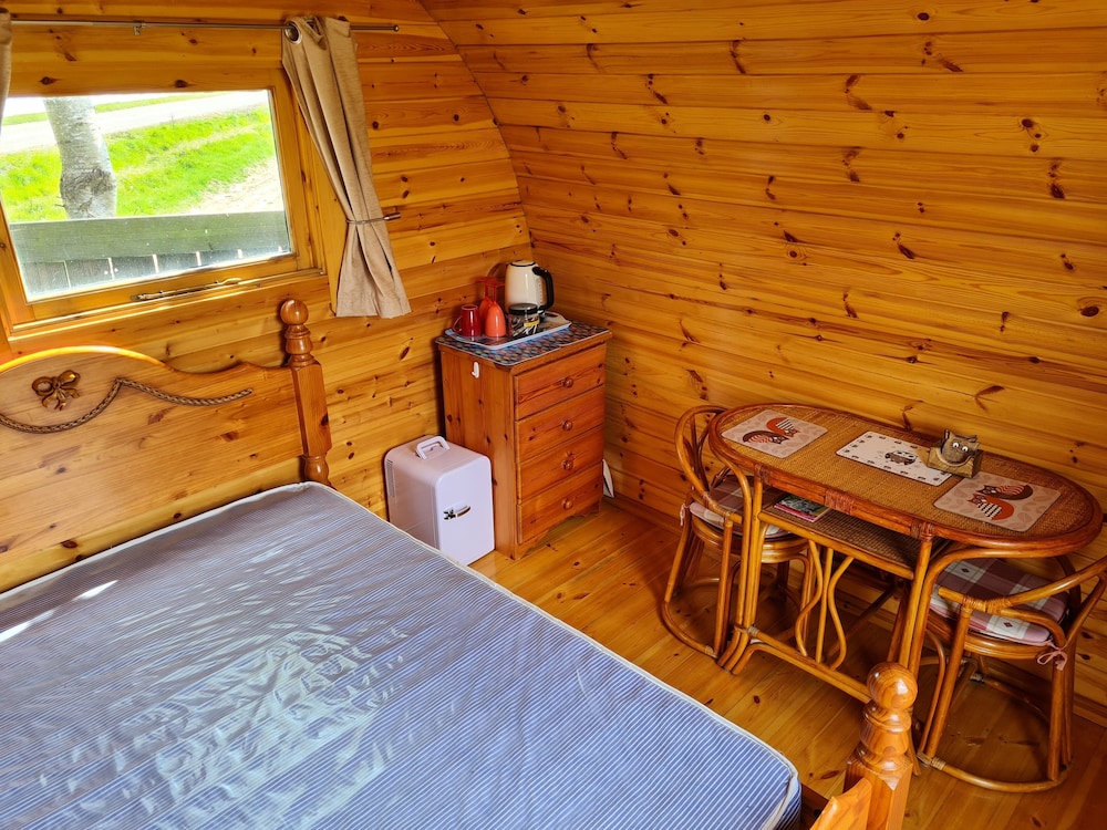 Classic Cabin, Lake View (Barn Owl - Glamping Pod) - Photo 5