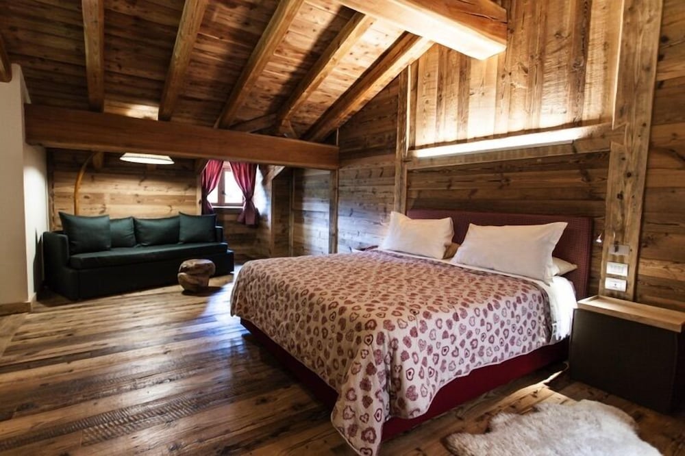 Deluxe Suite (King) photo 2