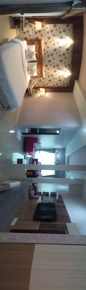 Suite VIP Room photo 2