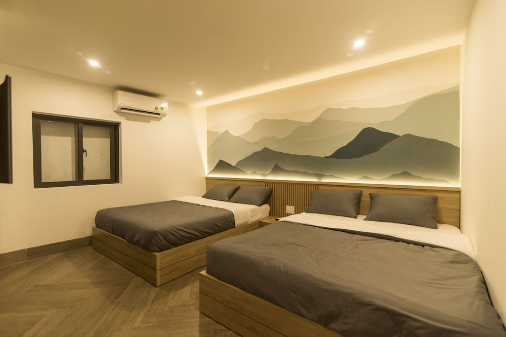 Studio Family Room - Photo 1