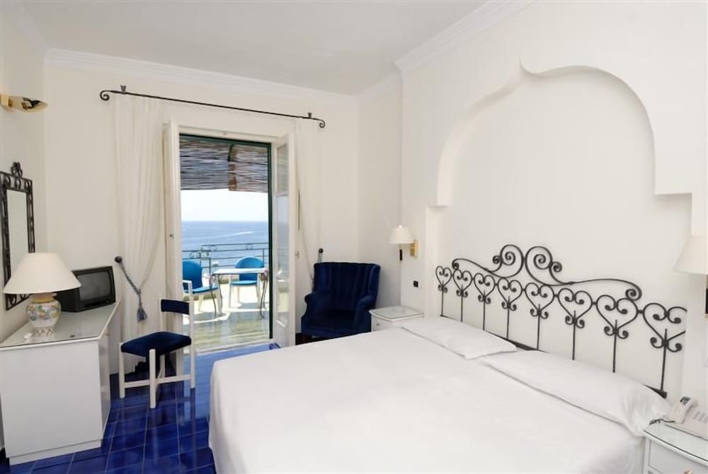 Superior Double or Twin Room, Terrace photo 3