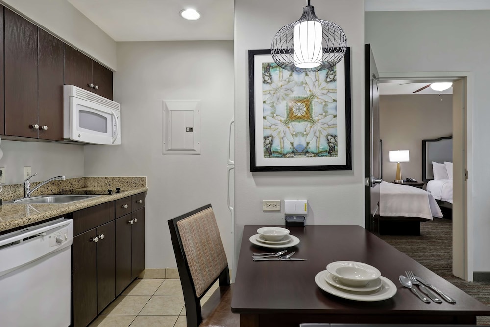 Suite, 1 King Bed, Accessible, Non Smoking (Mobility & Hearing, Roll-in Shower) - Photo 4