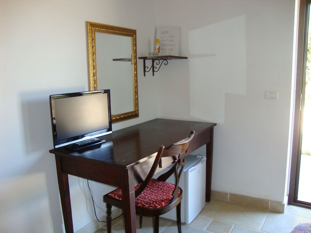 Standard Double Room, 1 Double Bed, Private Bathroom, Garden View photo 3
