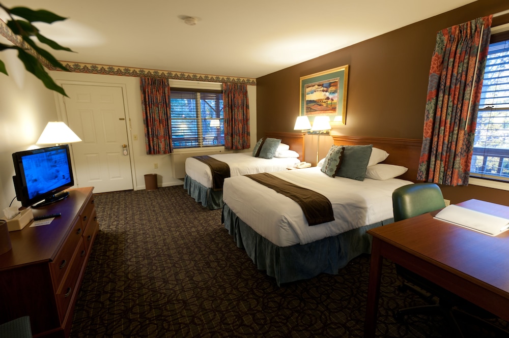 Standard Room, 2 Queen Beds photo 2