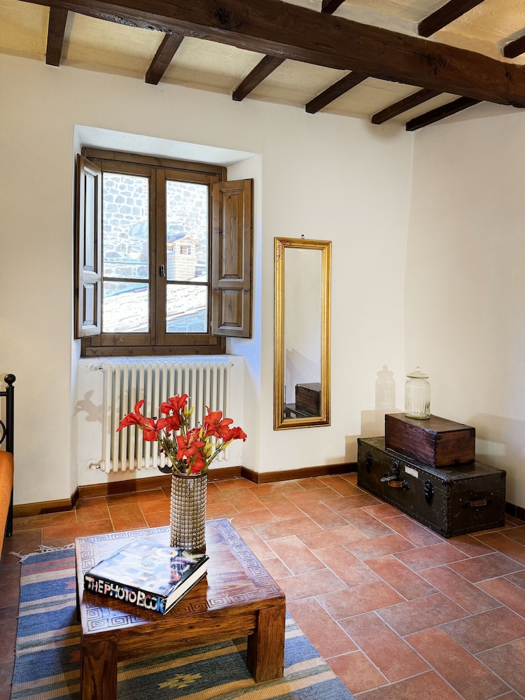 Traditional Apartment, 1 Queen Bed, Non Smoking, Ensuite photo 2