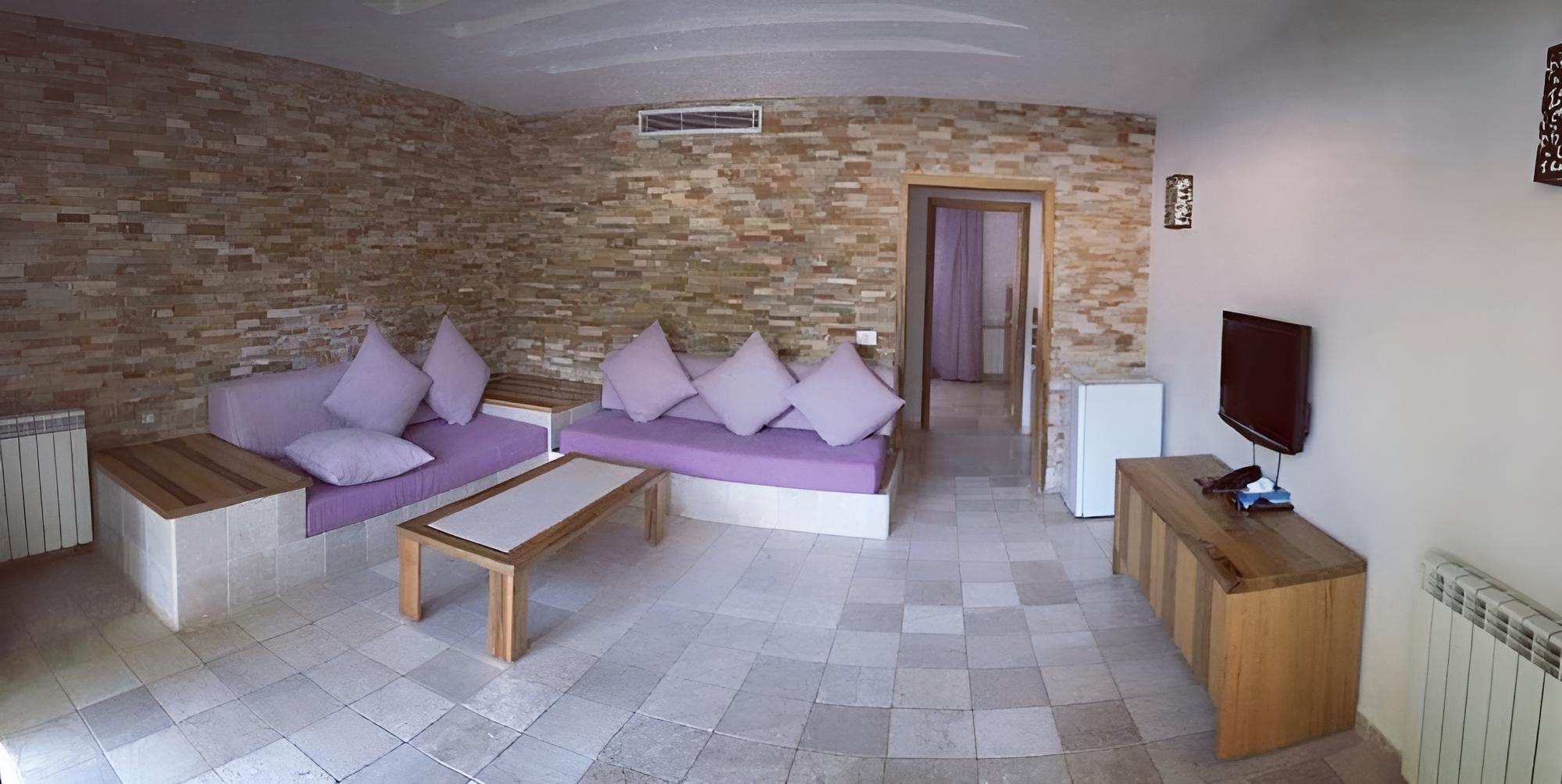Bungalow, Poolside photo 1