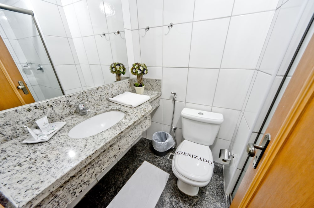 Standard Twin Room - Photo 11