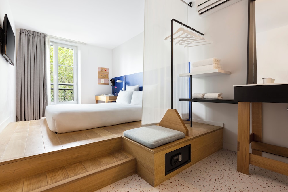 Oh La La! Hotel bar - Paris Bastille bedroom photo