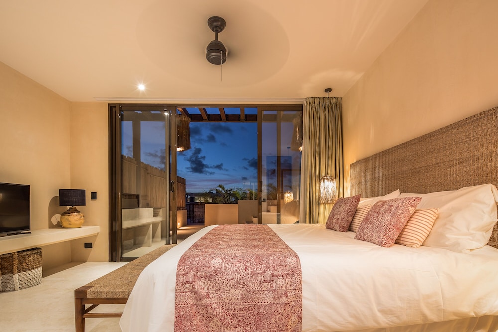 Premium Double Room, 1 King Bed, Private Pool, Garden View - Photo 6