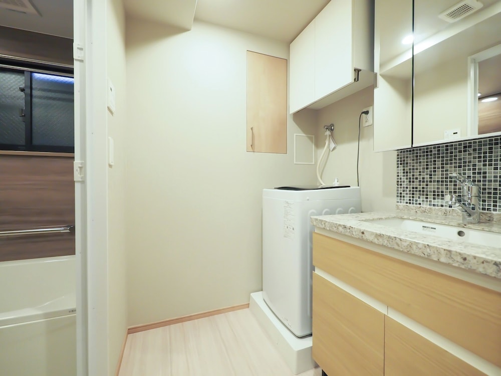 Twin & Loft Bed, Family Room