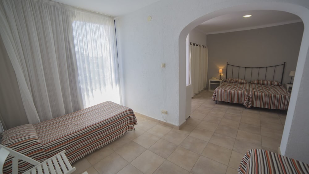 Quadruple Room photo 2