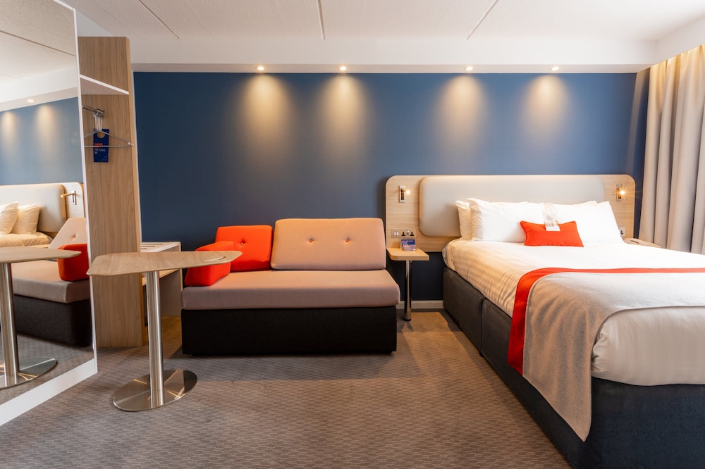 Standard Room, 1 Double Bed with Sofa bed (with Free Hot Breakfast) - Photo 10