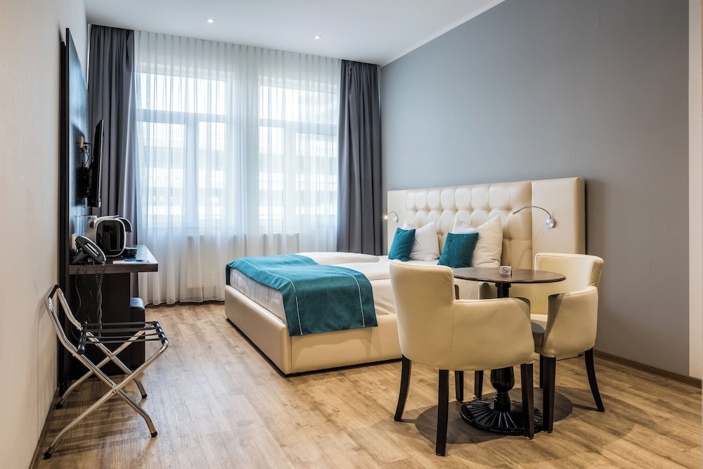 Superior Room (with French Bed)