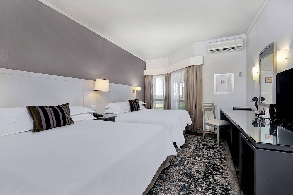 Deluxe Room, 2 Queen Beds - Photo 1