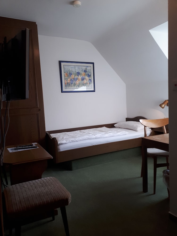 Basic Single Room
