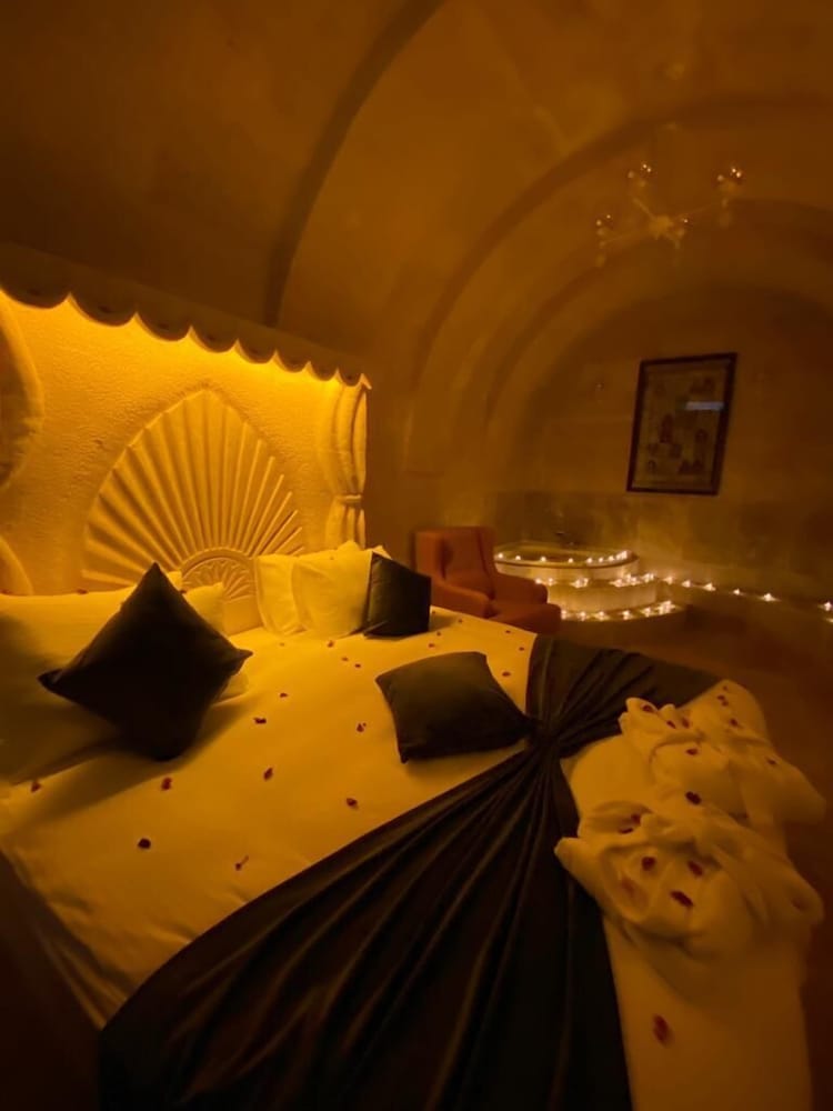 Luxury Suite photo 3