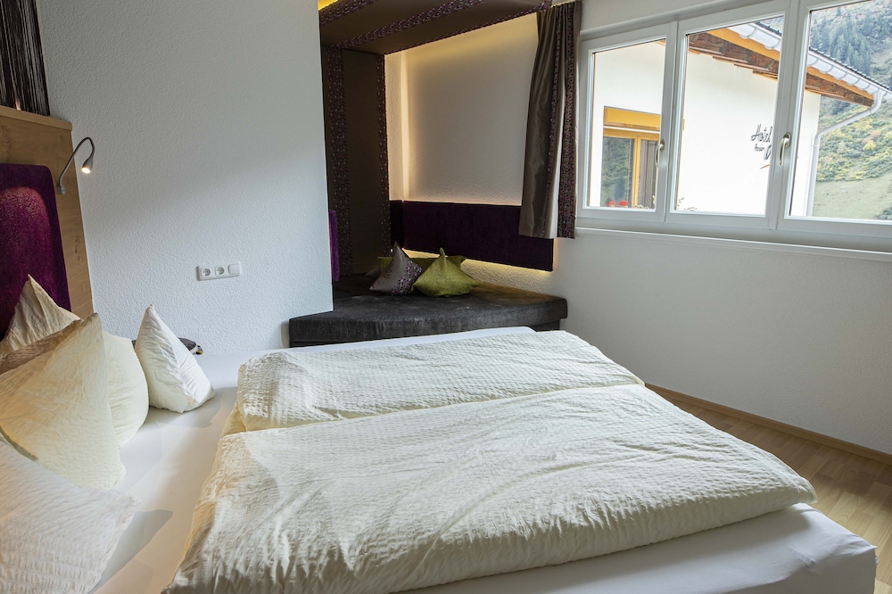 Deluxe Suite photo 1