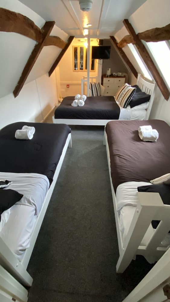 Family Room (Room 5)