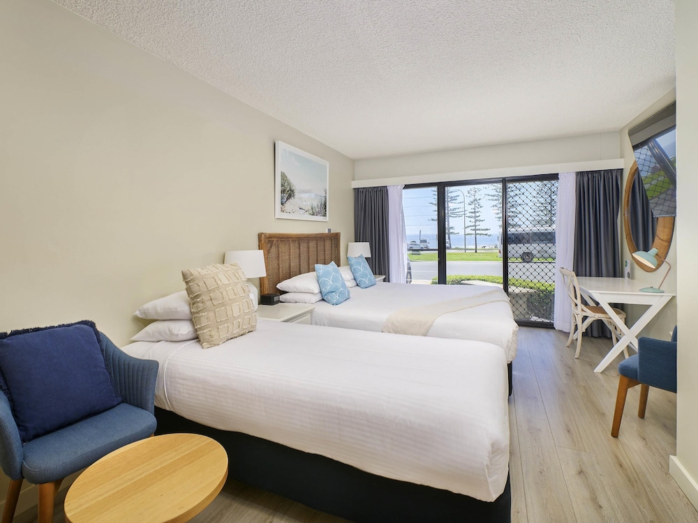 Superior Room, Multiple Beds, Ocean View (1 King Bed and 1 Twin Bed) - Photo 3